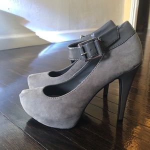 Gray Penny Loves Kenny Pumps